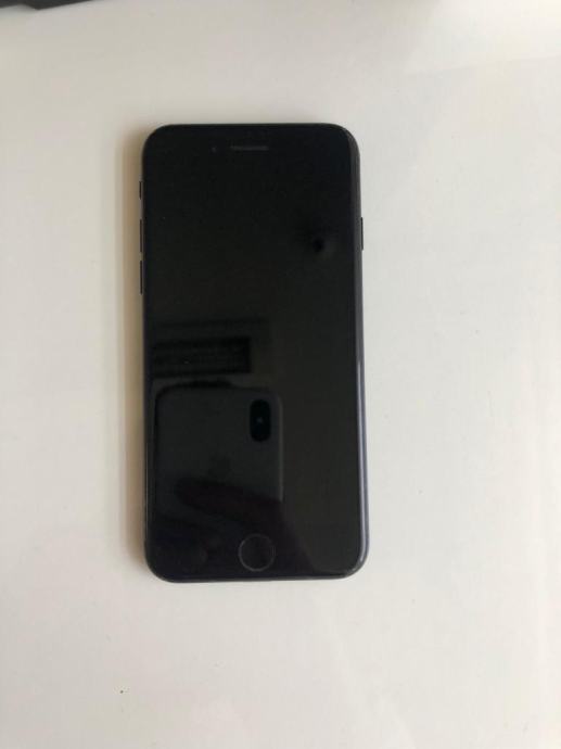 iPhone 7 Crni 32Gb Nova baterija Super stanje Garancija 6 mjeseci
