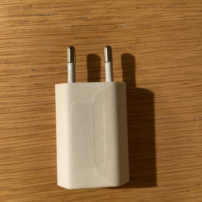 Original Apple 5W USB power adapter