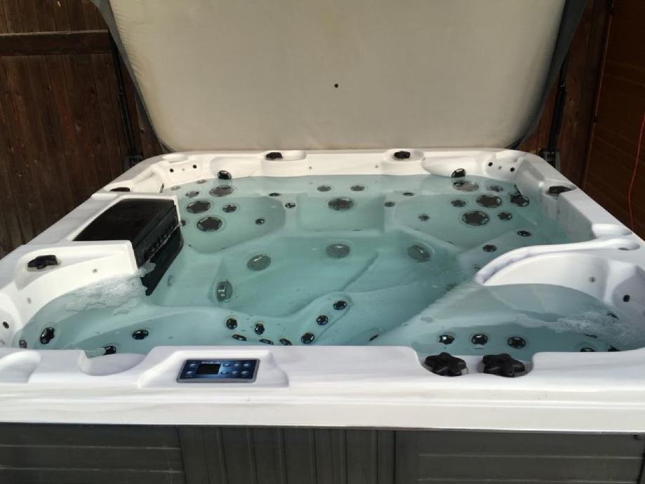 jacuzzi-balboa