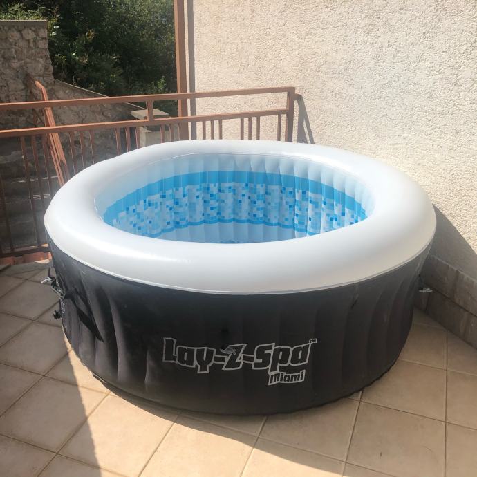 Jacuzzi LayZSpa Miami Hot Tub