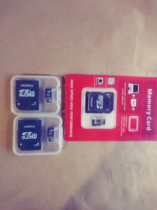 Toshiba micro SD memorijske kartice velikog kapaciteta.