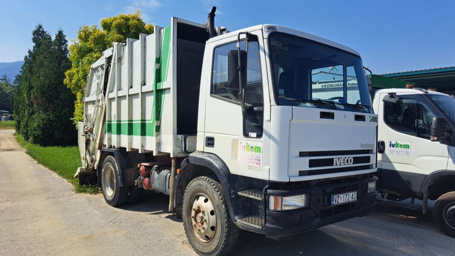 Komunalno vozilo za prijevoz smeća Iveco 130E18, 7.050,00 € s PDV-om, 1995 god.