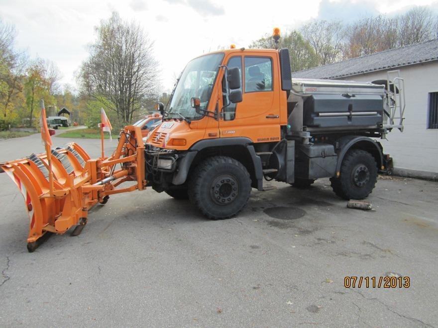 Unimog U 400 zimska služba ralica posipač, 2000 god.