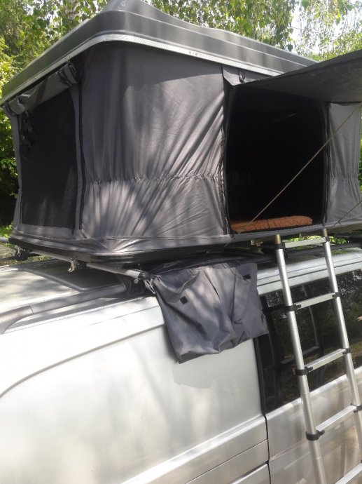 Krovni šator za auto u plastičnoj kutiji sa nosačem (za bic, kajak)