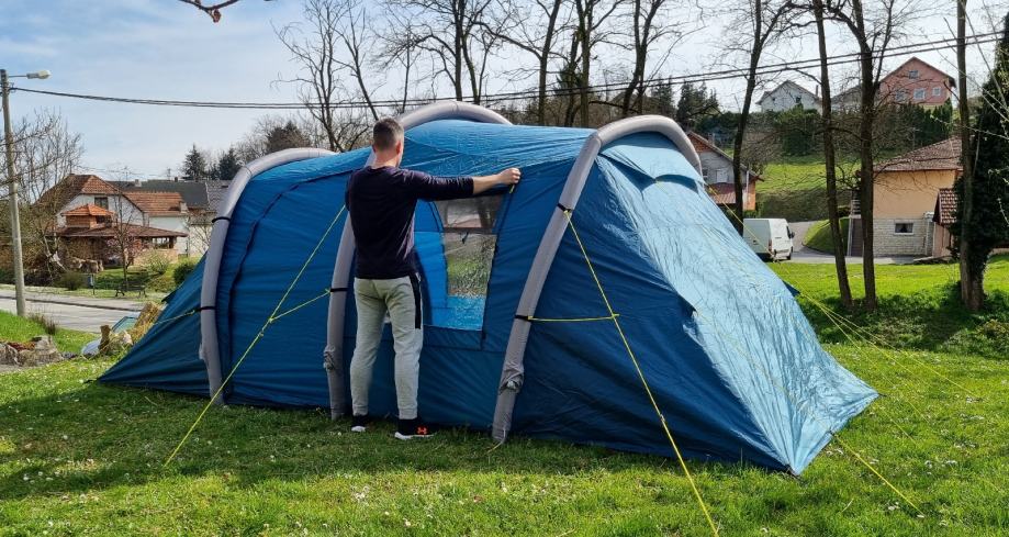 Šator na napuhavanje sa dvije spavaonice *NOVO*