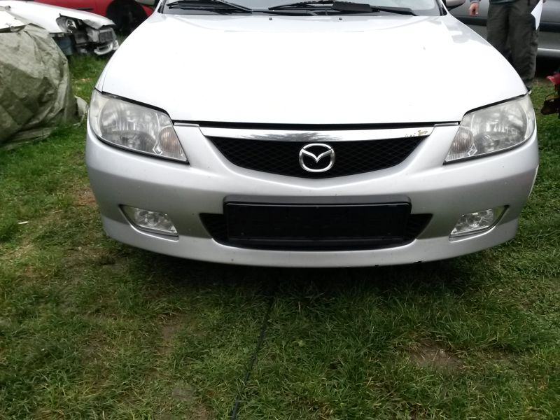 Mazda 323f 2002