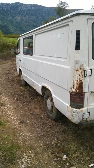 Мерседес 100 д