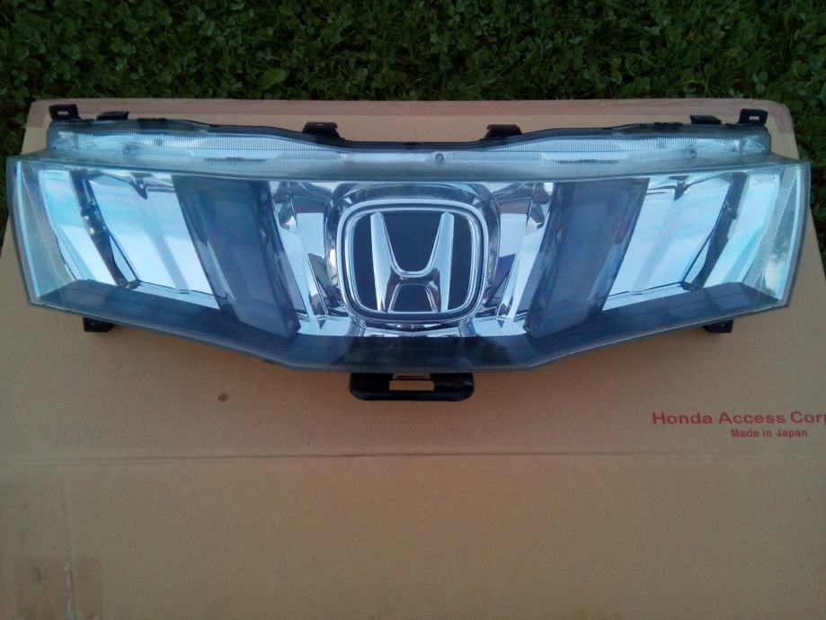Honda Civic 8 OEM prednja maska