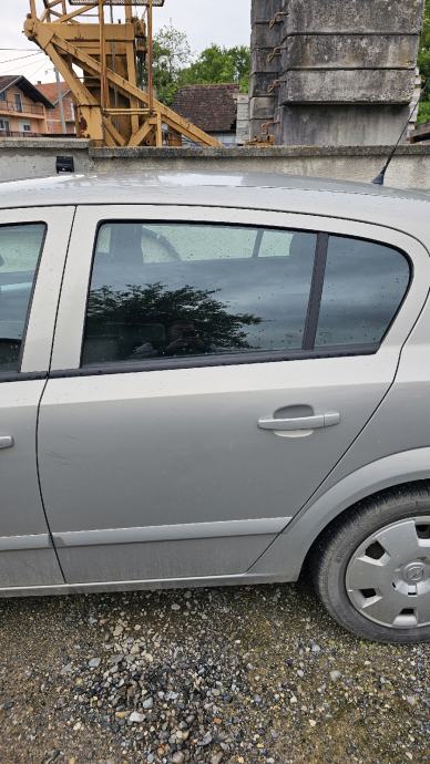 Opel Astra 2006 god. zadnja lijeva vrata