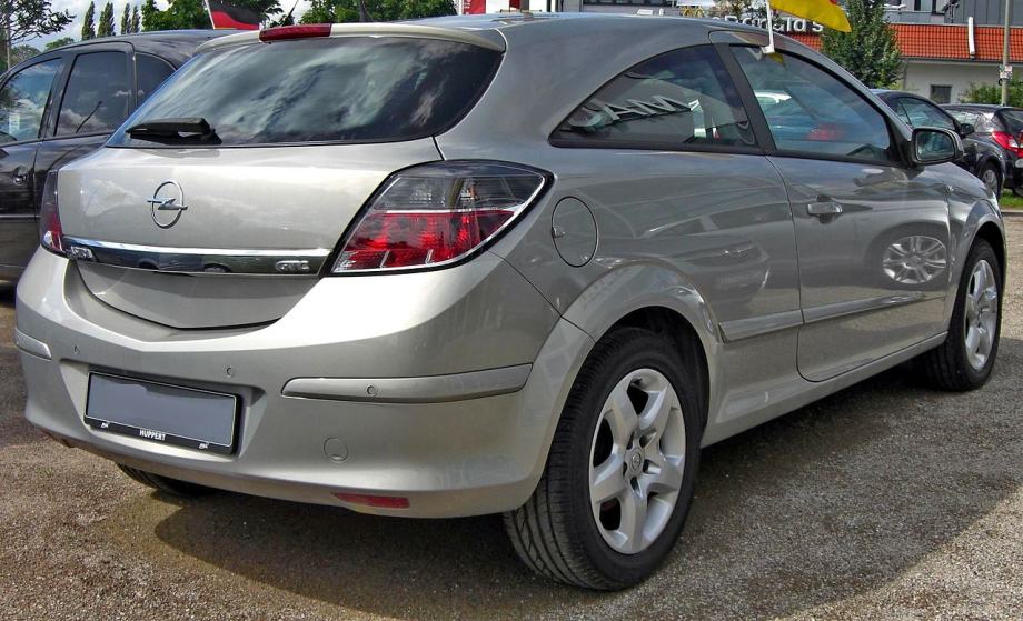 Opel Astra Gtc hauba zadnja komplet sa svime