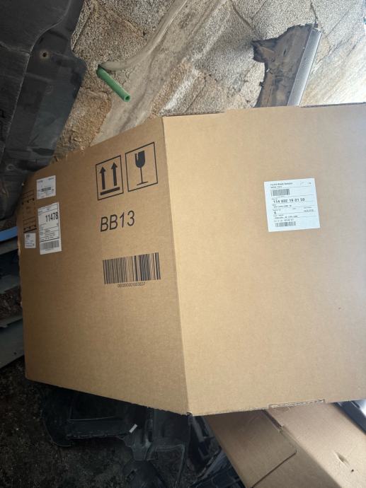 Skoda octavia karavan gepek vrata i zadnji branik i vezni lim