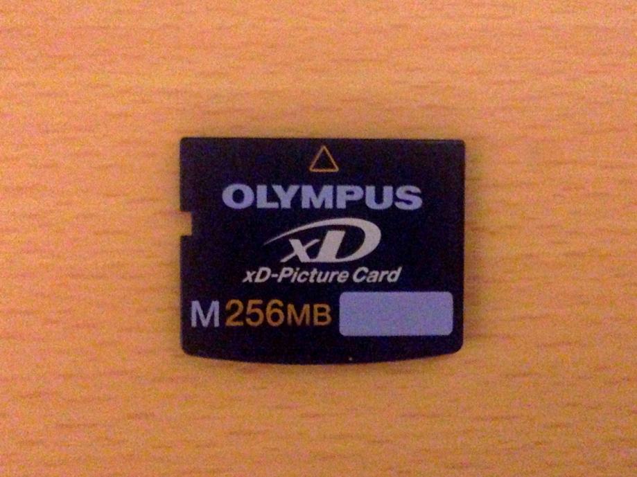 XD Olympus kartica 256MB M