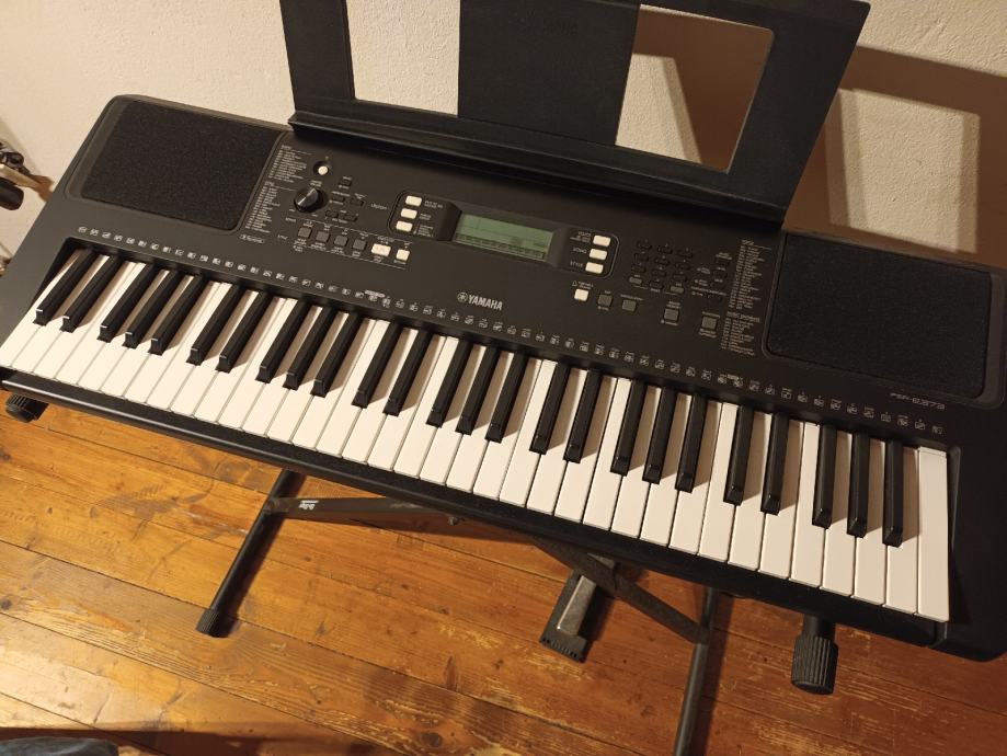 Yamaha PSR-E373