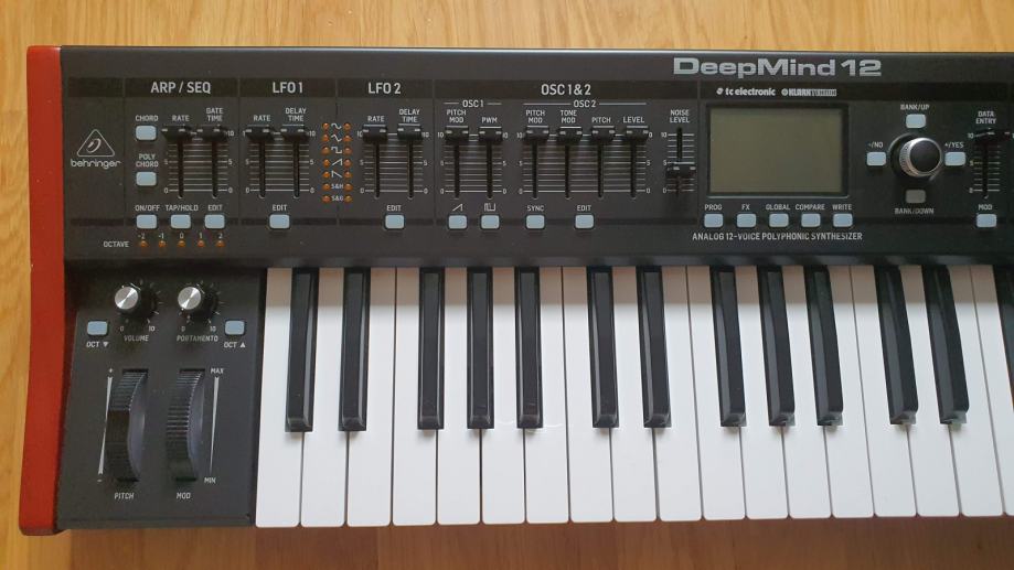 Behringer Deepmind 12 analogni synth