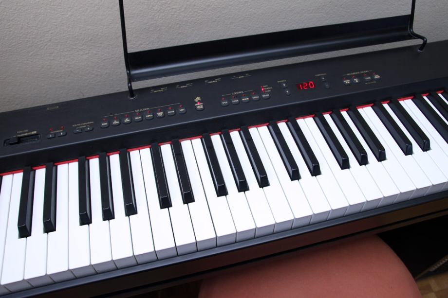 GEM pRP7, Portable Real Piano - SNIŽENO s 4000 na 2800 kn!