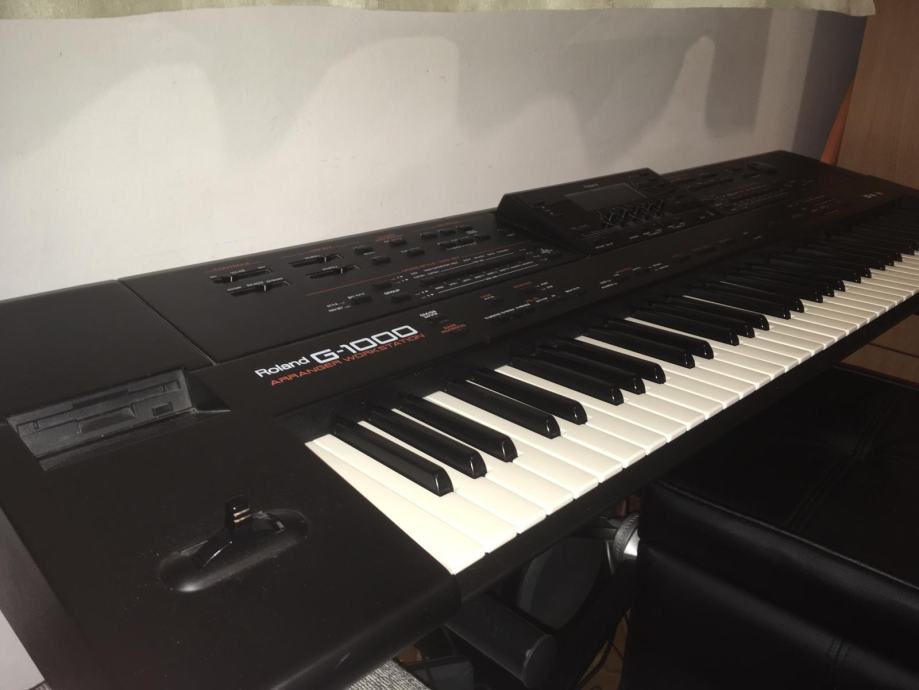 Roland G1000 Arranger Workstation