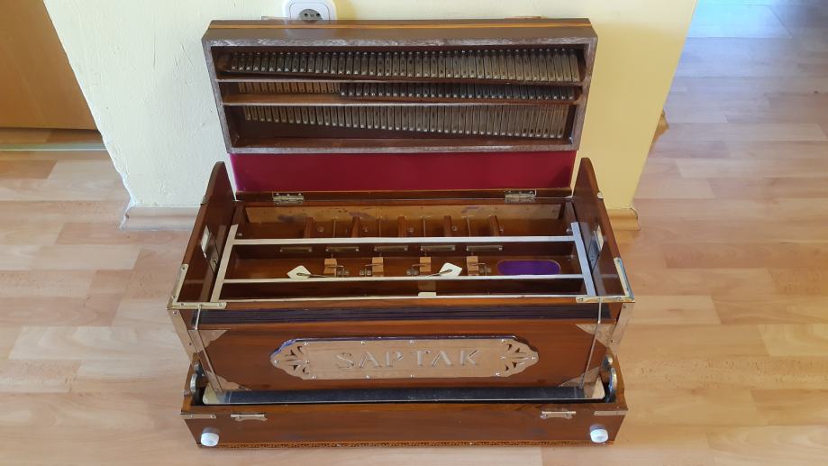 Scalechanger harmonium SAPTAK, MMF, 440Hz