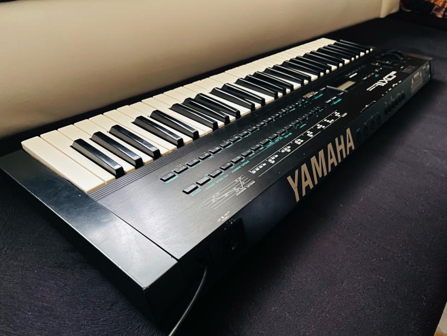 Yamaha dx11