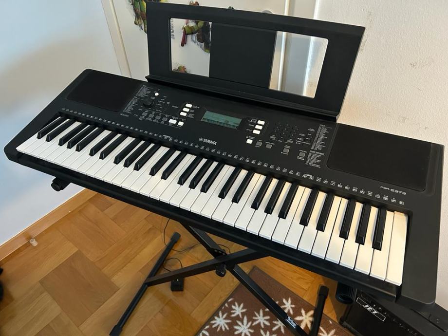 Yamaha PSR E373