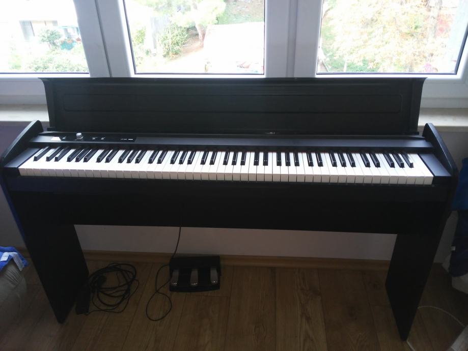 Korg LP-180 Black digitalni piano