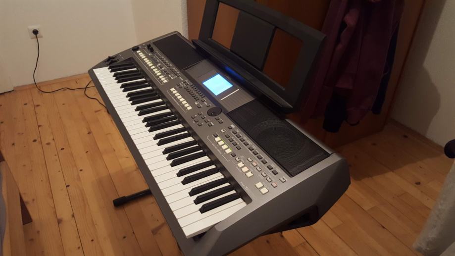 Yamaha PSR-S670