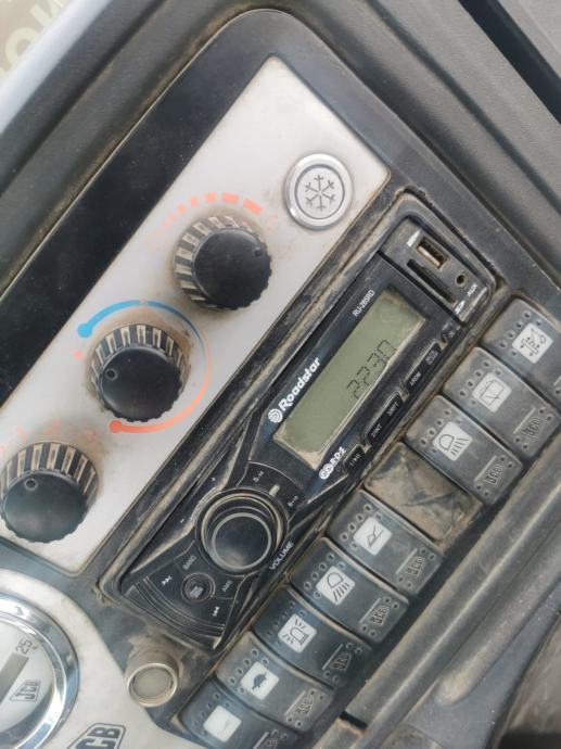 Radni stroj utovarni rovokopač JCB 4CX SM PC2