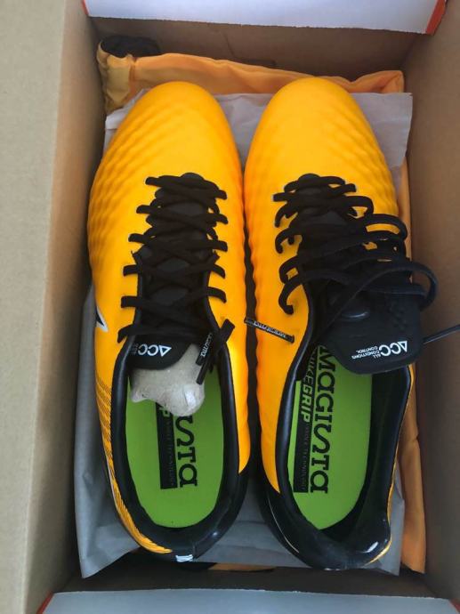 kopacke nike magista