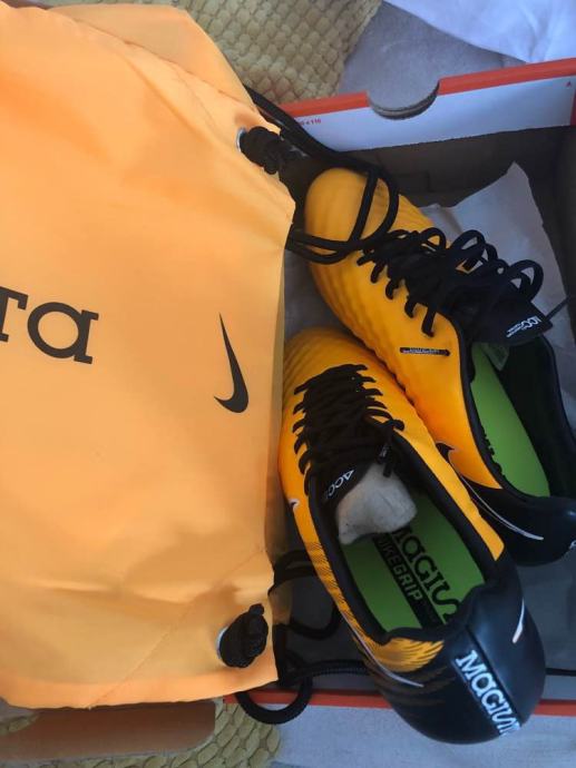 kopacke nike magista