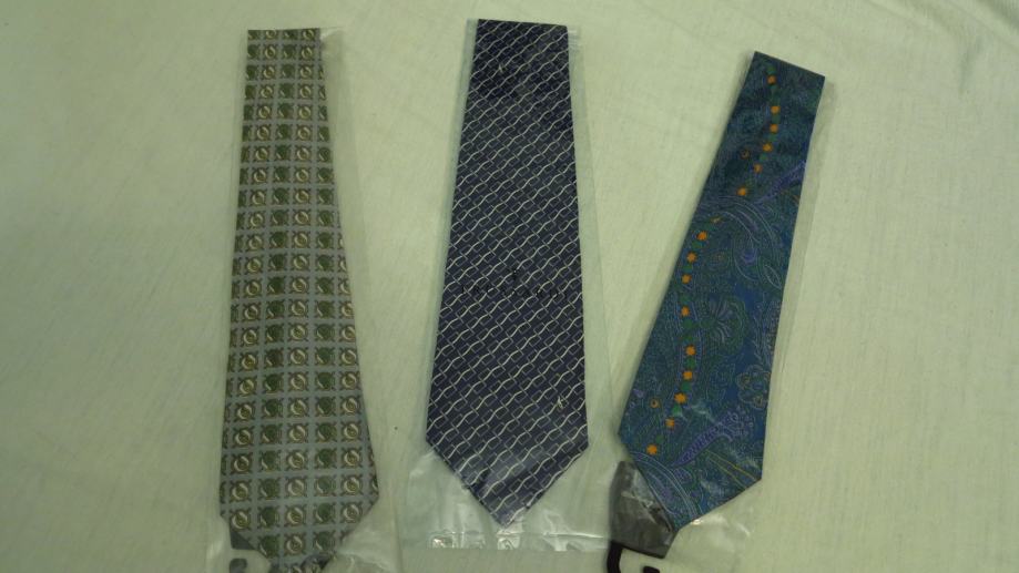 3 nove kravate