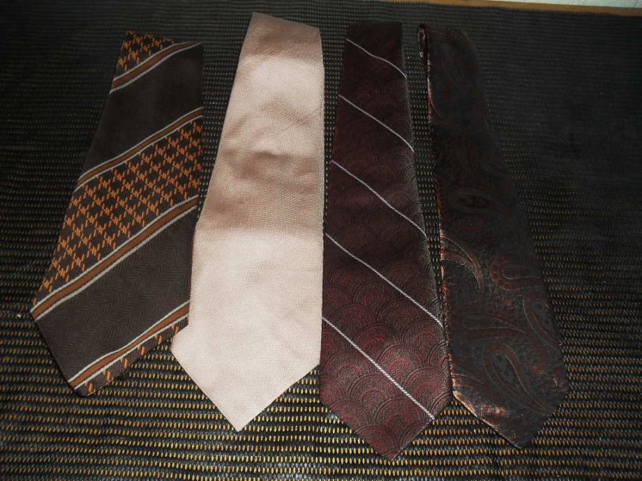 Lot 4 kravate