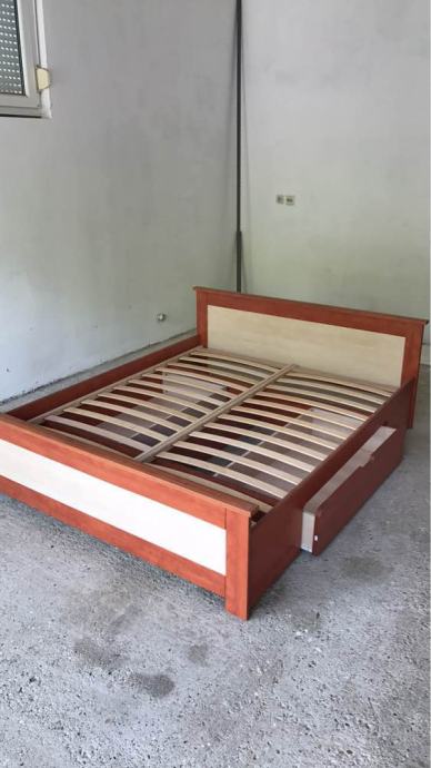 160x200 krevet u odlicnom stanju
