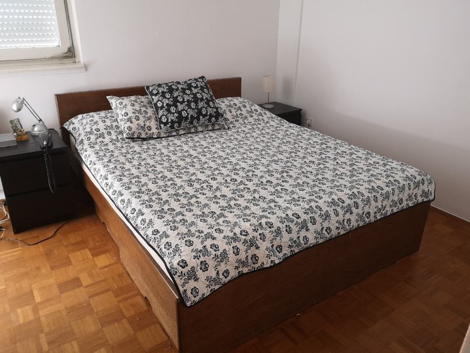 Bračni krevet 160x200 drveni