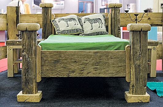 Masivni rustikalni krevet za stari hrast
