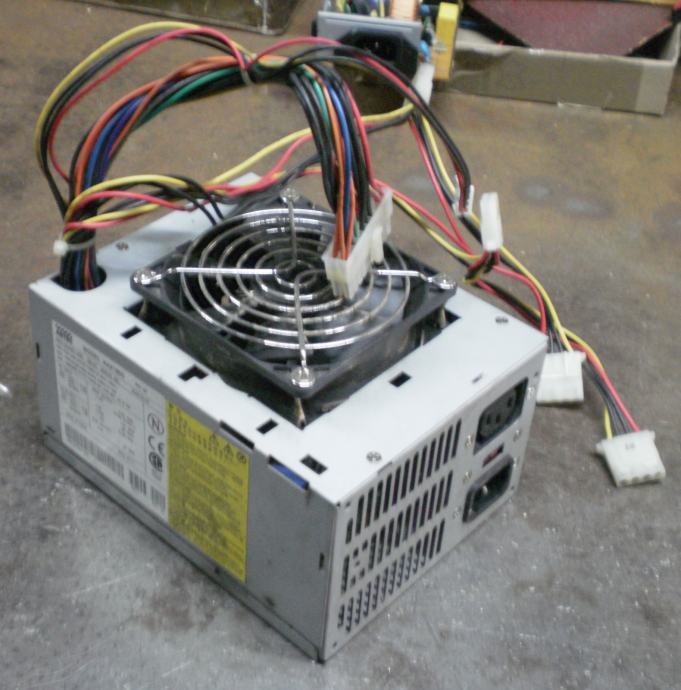 Alimentation 320W SUN 300-1566 ASTEC AA22760 pour Sun Fire V210 V240