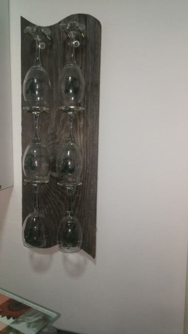 Zidni stalak za čaše
