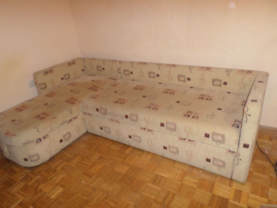 Kutna garnitura / kauč s ležajem i kutijom za odlaganje 240x150