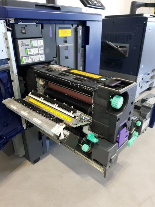 KONICA MINOLTA AccurioPRESS C3070 L digitalni tisak