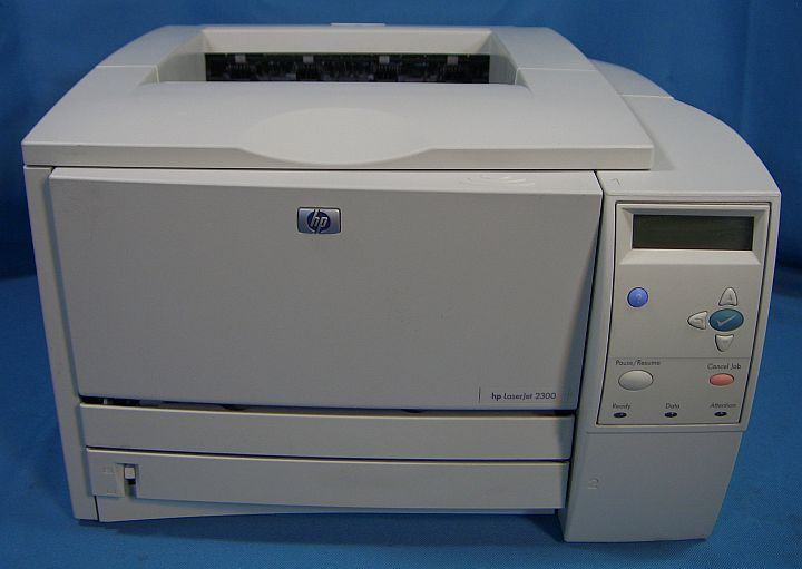 Laserski pisač HP LaserJet 2300, s originalnim HP tonerom, ispravan
