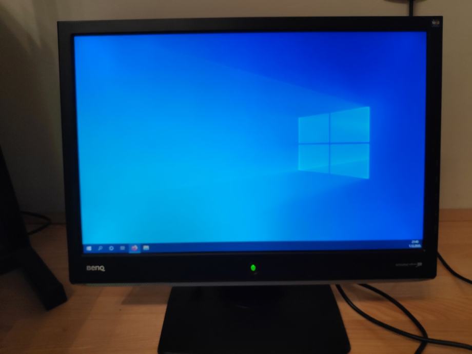 Benq E900WA , 19 (inča), VGA konektor, kablovi, ispravan