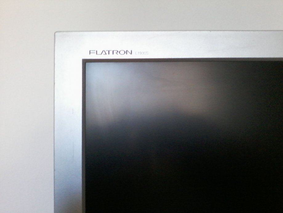 LCD MONITOR LG L1930S 19" za 170kuna