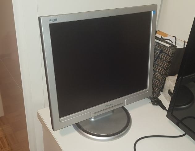 LCD monitor Philips 190s