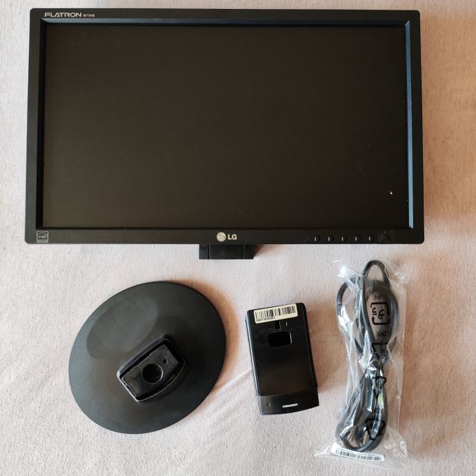 LG Flatron 19" LCD monitor