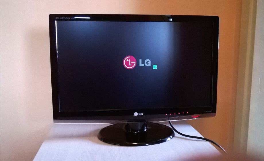 Телевизор lg 2012. LG 2012 мониторы. LG Flatron w1954s. LG w2353v. LG монитор w2230sv.