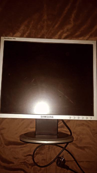 Samsung LCD  monitor 17”