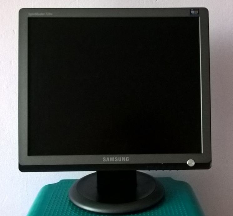 Samsung monitor SyncMaster 731BF (17")