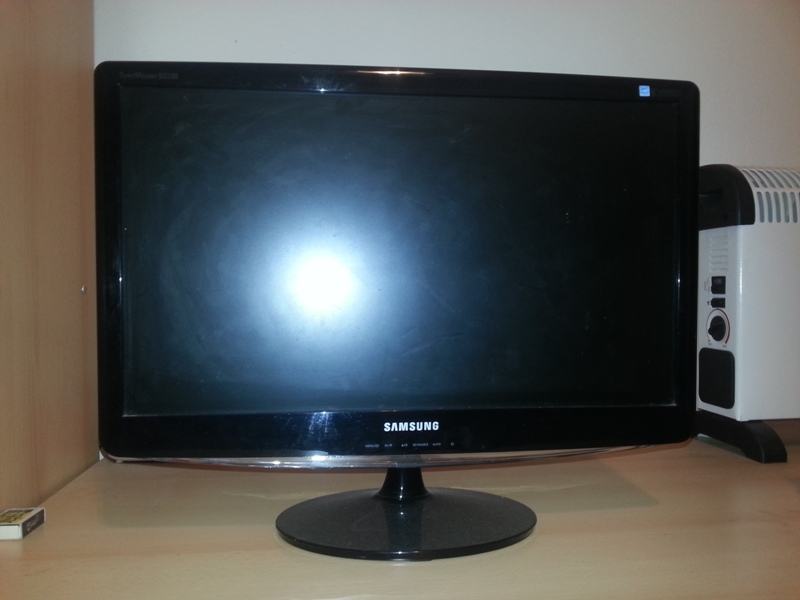 SAMSUNG LCD N2330
