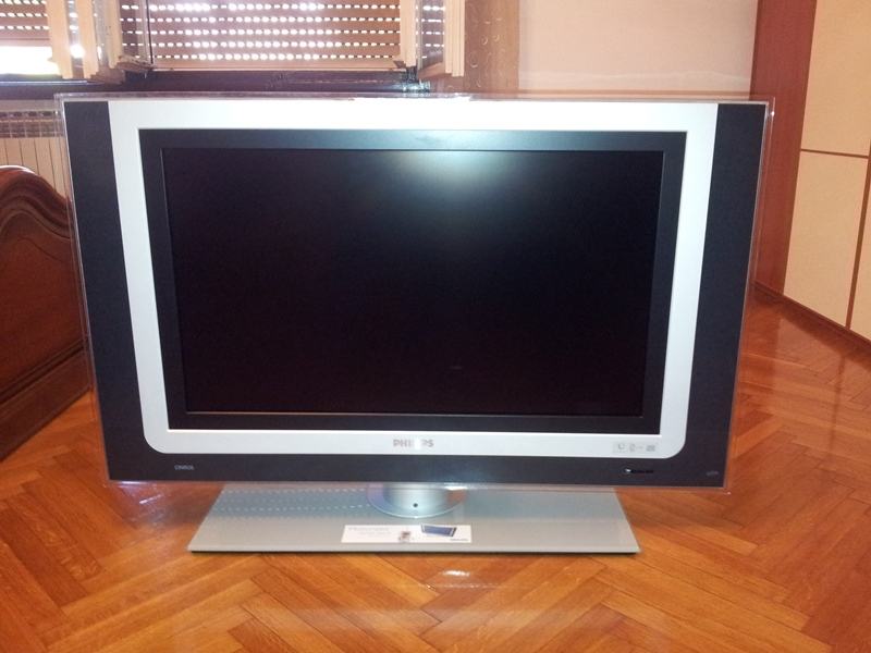 LCD TV PHILIPS Cineos 32 PF 9830/10