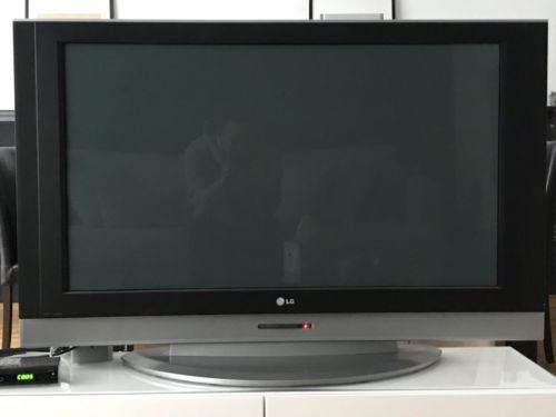 LG  42" plasma TV