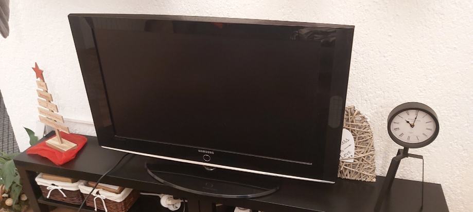SAMSUNG LCD TV 37''/94cm