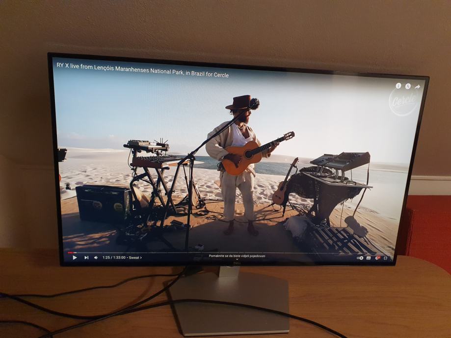 DELL monitor Infinity Edge S2719H